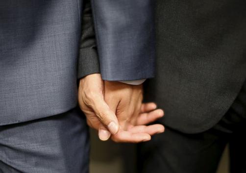 我用朋友身份证办的手机号注册blued我头像验证能通过吗？